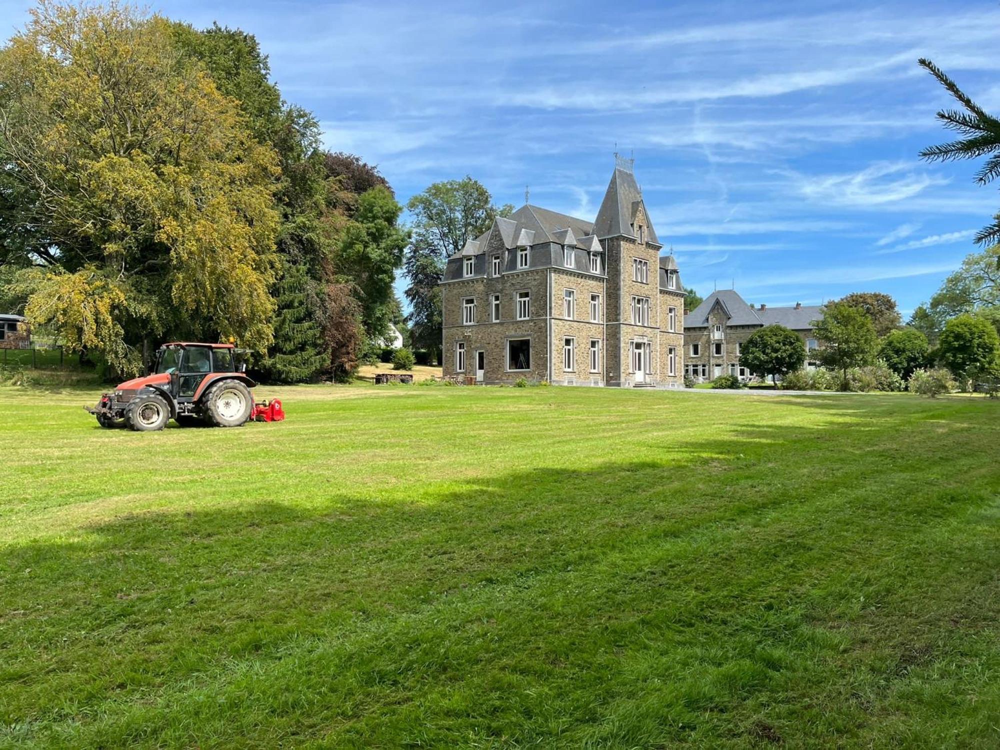 Chateau De Porcheresse Daverdisse Exterior photo